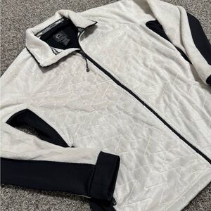 Woman’s Skidoo zip up jacket